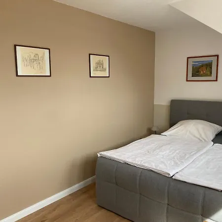 아파트 Apartmenthaus Zentral 바트샨다우