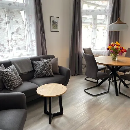 Apartmenthaus Zentral 아파트 바트샨다우